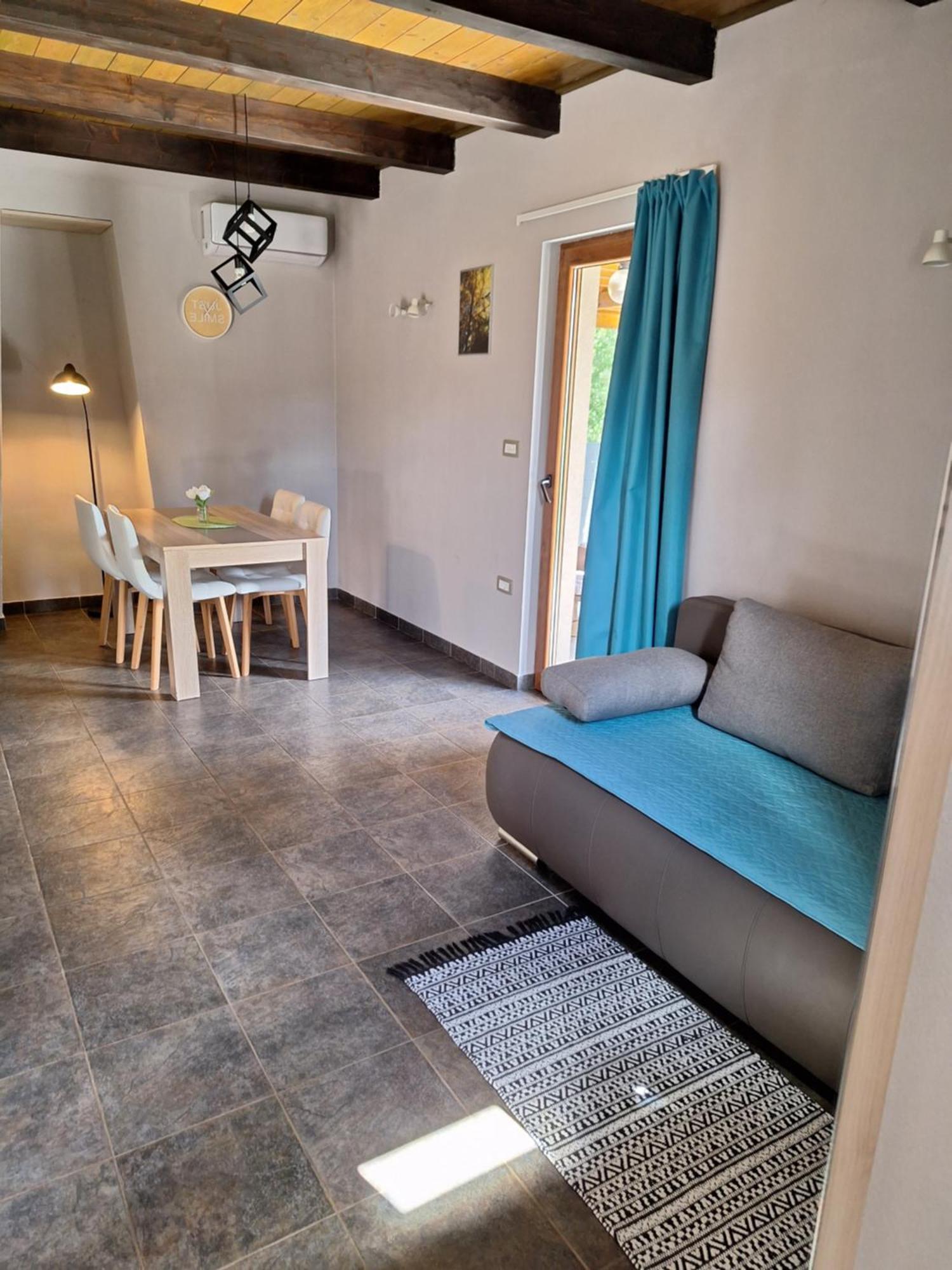 Guest House Flora พาซิน ห้อง รูปภาพ